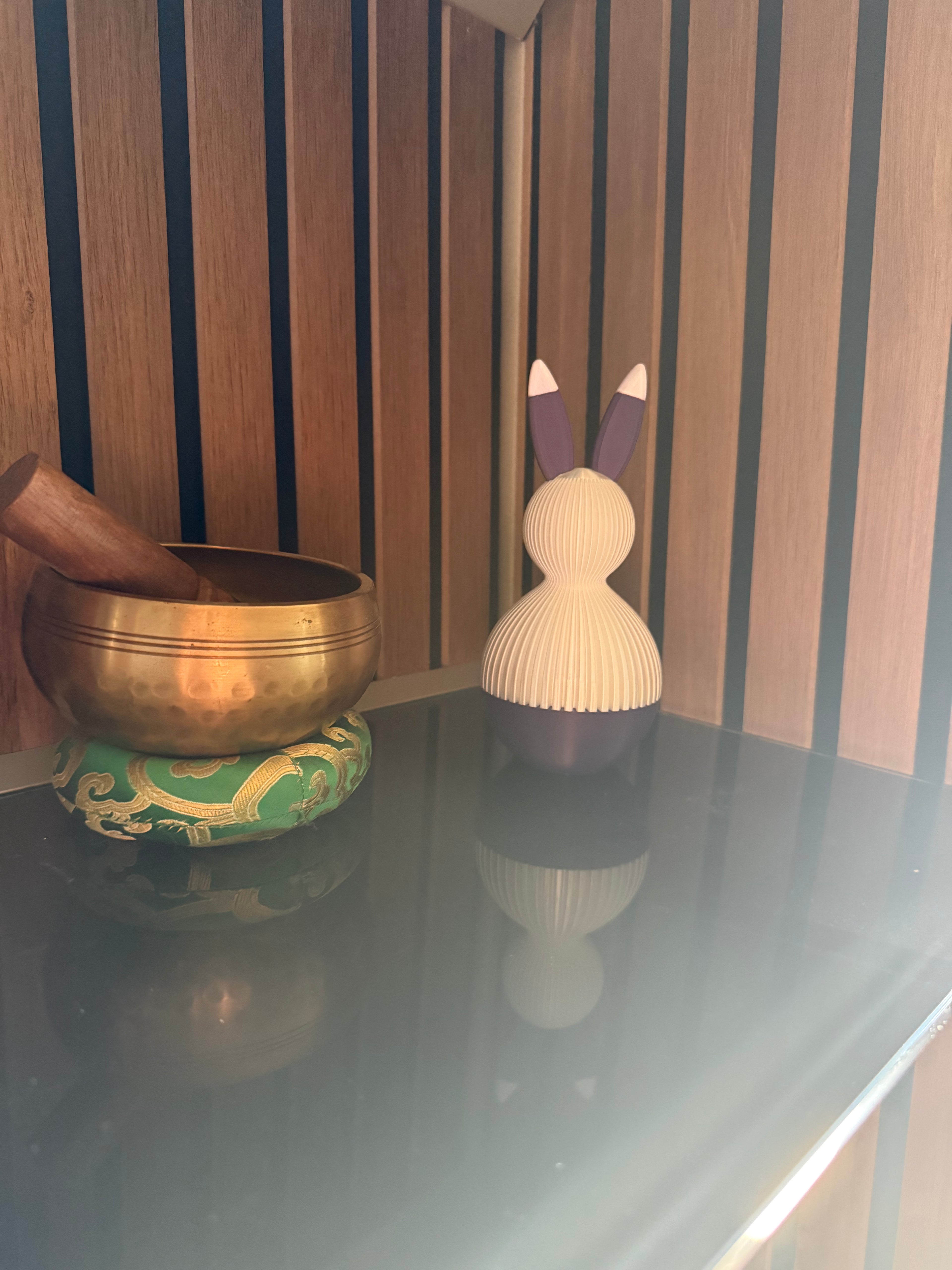 Japandi Osterhase (Geschenkfach) Weiss (Silk) / Lila