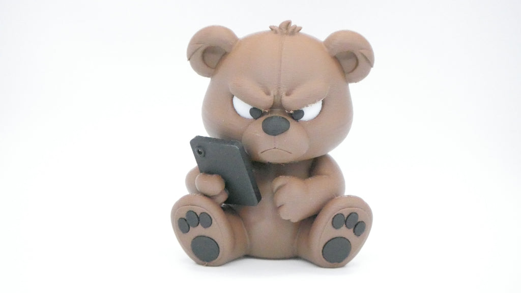 .  🐻📱 Gisbärt – „Bitte nicht stören, ich scrolle!“ Edition